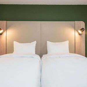 Standard Room 2 Single Beds